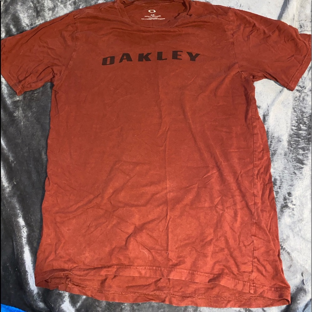 Oakley T shirt